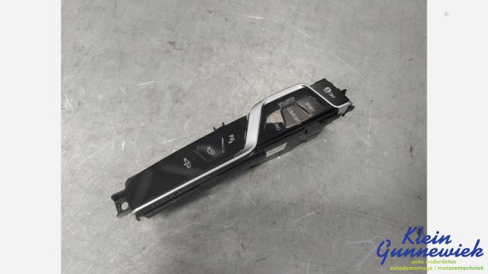 Używane Przelacznik BMW 7-Serie Cena € 95,00 Procedura marży oferowane przez Klein Gunnewiek Autodemontage & Motorentechniek
