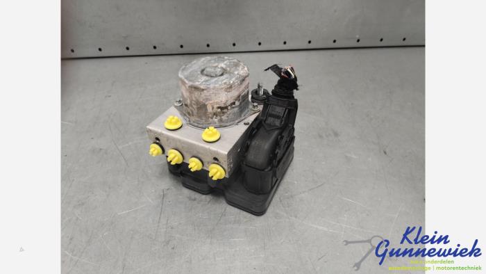 Used ABS pump Opel Meriva Price € 156,00 Margin scheme offered by Klein Gunnewiek Autodemontage & Motorentechniek