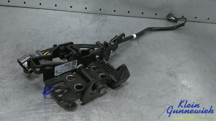 Używane Blokada dachu cabrio Audi A5 Cena € 59,00 Procedura marży oferowane przez Klein Gunnewiek Autodemontage & Motorentechniek