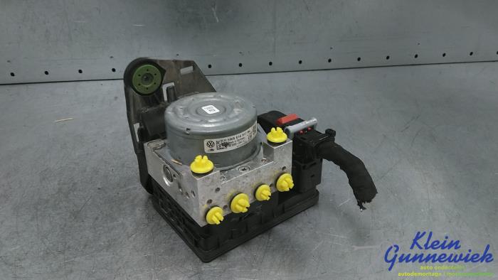 Used ABS pump Volkswagen Golf Price € 209,00 Margin scheme offered by Klein Gunnewiek Autodemontage & Motorentechniek