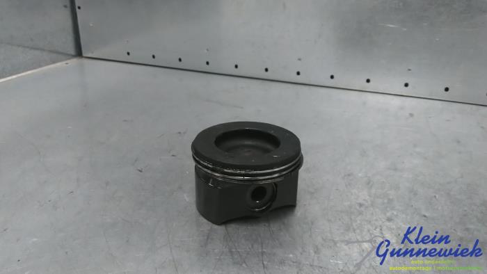 Usados Pistón Volkswagen Golf Precio € 92,00 Norma de margen ofrecido por Klein Gunnewiek Autodemontage & Motorentechniek