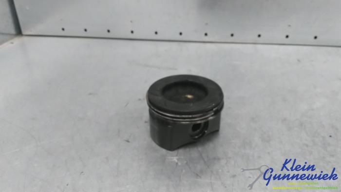 Usados Pistón Volkswagen Golf Precio € 92,00 Norma de margen ofrecido por Klein Gunnewiek Autodemontage & Motorentechniek