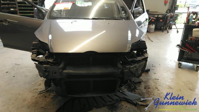 Używane Maska Ford Focus Cena € 245,00 Procedura marży oferowane przez Klein Gunnewiek Autodemontage & Motorentechniek