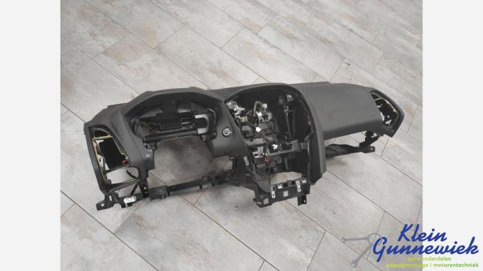 Używane Panel Ford Focus Cena € 206,00 Procedura marży oferowane przez Klein Gunnewiek Autodemontage & Motorentechniek