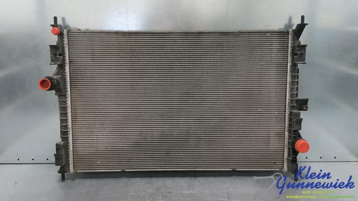 Usagé Radiateur Opel Vivaro Prix € 87,00 Règlement à la marge proposé par Klein Gunnewiek Autodemontage & Motorentechniek