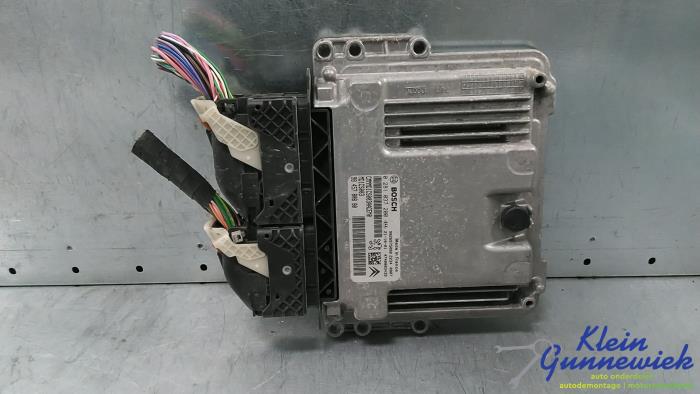 Used Injection computer Opel Vivaro Price € 345,00 Margin scheme offered by Klein Gunnewiek Autodemontage & Motorentechniek