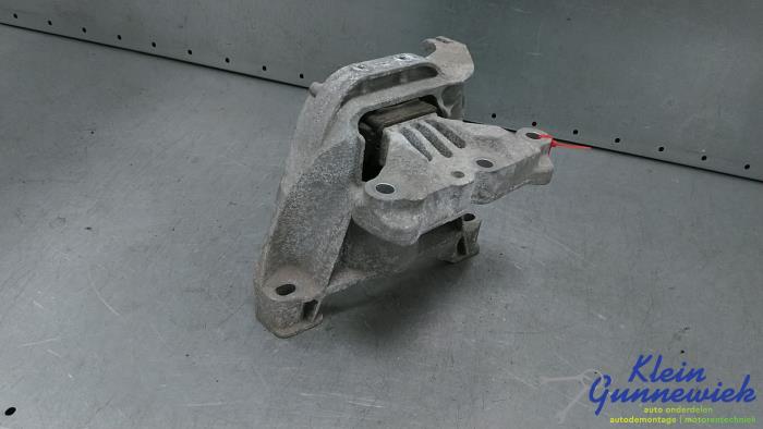 Used Engine mount Opel Vivaro Price € 45,00 Margin scheme offered by Klein Gunnewiek Autodemontage & Motorentechniek