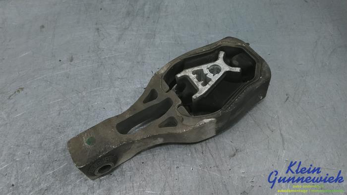 Used Engine mount Opel Vivaro Price € 20,00 Margin scheme offered by Klein Gunnewiek Autodemontage & Motorentechniek
