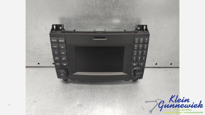 Usagé Système navigation Mercedes Vito Prix € 183,00 Règlement à la marge proposé par Klein Gunnewiek Autodemontage & Motorentechniek