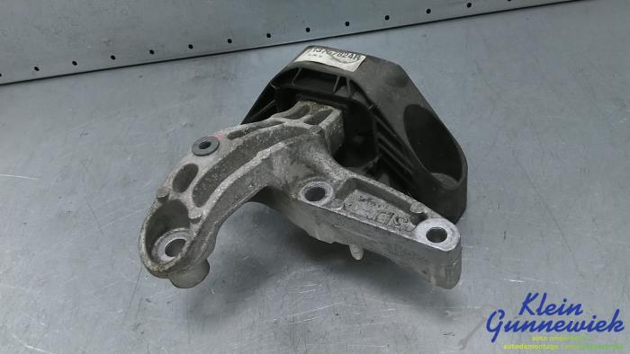 Used Engine mount Renault Megane Price € 30,00 Margin scheme offered by Klein Gunnewiek Autodemontage & Motorentechniek