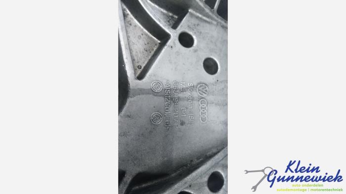 Engine mount from a Volkswagen E-Golf 2019