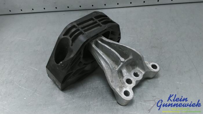 Used Engine mount Opel Corsa Price € 65,00 Margin scheme offered by Klein Gunnewiek Autodemontage & Motorentechniek