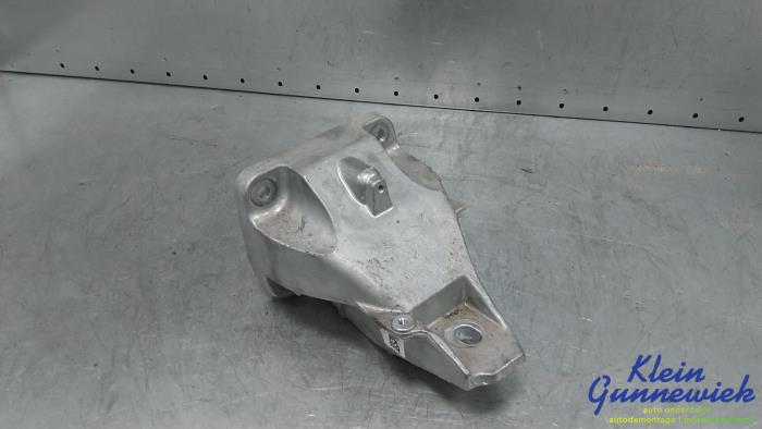 Used Engine mount Landrover Discovery Price € 35,00 Margin scheme offered by Klein Gunnewiek Autodemontage & Motorentechniek