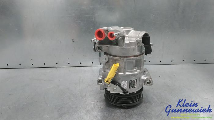 Usagé Pompe clim Opel Corsa Prix € 55,00 Règlement à la marge proposé par Klein Gunnewiek Autodemontage & Motorentechniek