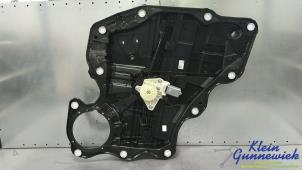 Gebrauchte Fenstermechanik 4-türig rechts hinten Volkswagen Tiguan Preis € 125,00 Margenregelung angeboten von Klein Gunnewiek Autodemontage & Motorentechniek