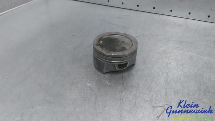 Usagé Piston Volvo XC90 Prix € 46,00 Règlement à la marge proposé par Klein Gunnewiek Autodemontage & Motorentechniek