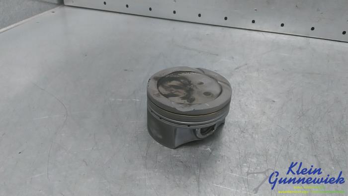 Usagé Piston Volvo XC90 Prix € 46,00 Règlement à la marge proposé par Klein Gunnewiek Autodemontage & Motorentechniek