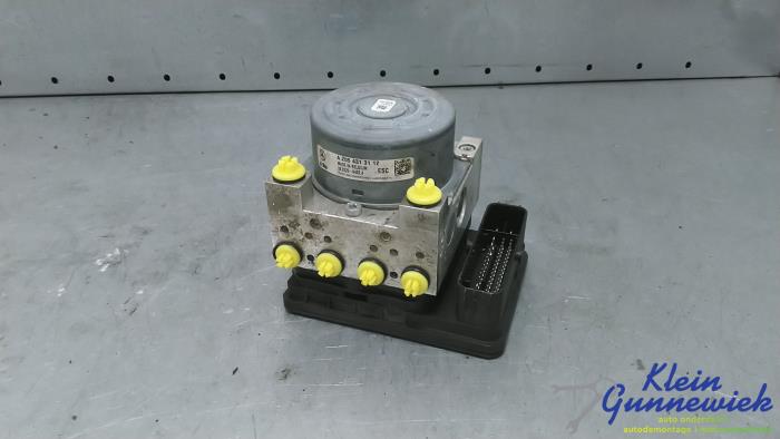 Used ABS pump Mercedes C-Klasse Price € 184,00 Margin scheme offered by Klein Gunnewiek Autodemontage & Motorentechniek