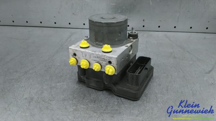 Begagnade ABS-pump Opel Corsa Pris € 95,00 Marginaltabell erbjuds av Klein Gunnewiek Autodemontage & Motorentechniek