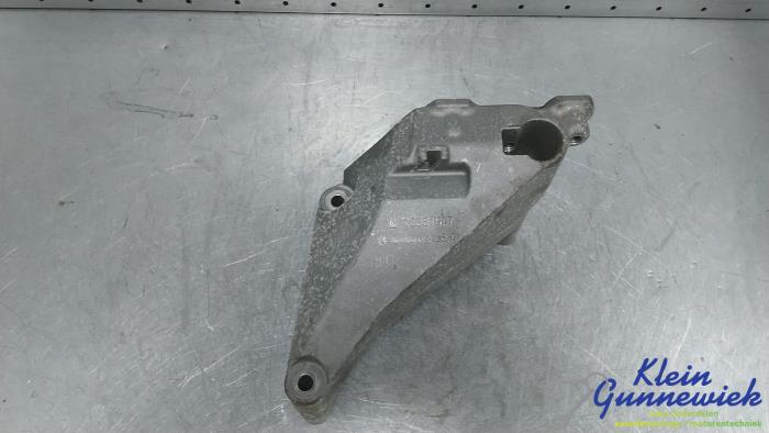 Used Engine mount Opel Corsa Price € 20,00 Margin scheme offered by Klein Gunnewiek Autodemontage & Motorentechniek