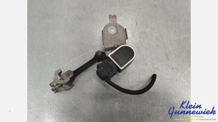 Begagnade Sensor (övriga) Mercedes E-Klasse Pris € 46,00 Marginaltabell erbjuds av Klein Gunnewiek Autodemontage & Motorentechniek