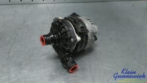 Usagé Pompe à eau Mercedes E-Klasse Prix € 125,00 Règlement à la marge proposé par Klein Gunnewiek Autodemontage & Motorentechniek