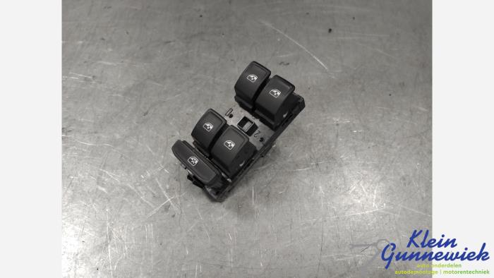 Usados Interruptor combinado de ventanillas Volkswagen Passat Precio € 25,00 Norma de margen ofrecido por Klein Gunnewiek Autodemontage & Motorentechniek