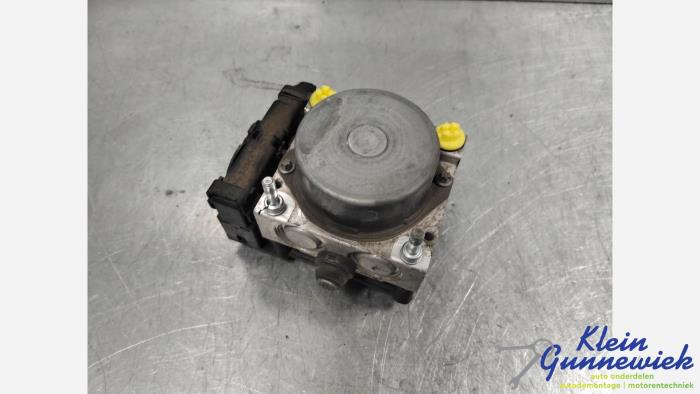 Usagé Bloc ABS Opel Corsa Prix € 249,00 Règlement à la marge proposé par Klein Gunnewiek Autodemontage & Motorentechniek