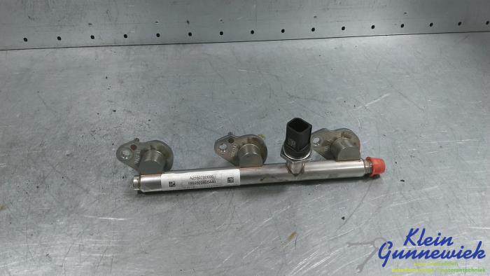 Gebrauchte Einspritzdüse (Einspritzer) Mercedes E-Klasse Preis € 119,00 Margenregelung angeboten von Klein Gunnewiek Autodemontage & Motorentechniek
