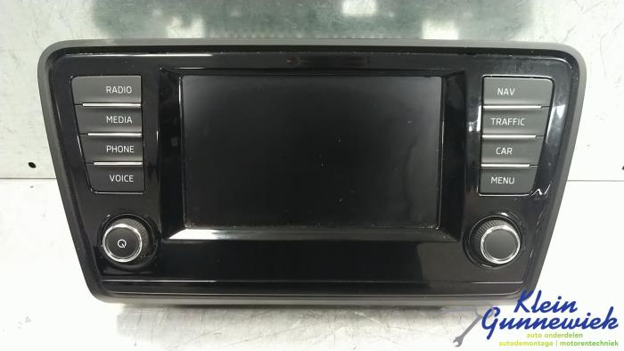 Begagnade Innerdisplay Skoda Octavia Pris € 256,00 Marginaltabell erbjuds av Klein Gunnewiek Autodemontage & Motorentechniek