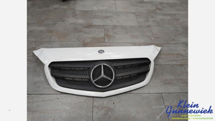 Begagnade Grill Mercedes Citan Pris € 75,00 Marginaltabell erbjuds av Klein Gunnewiek Autodemontage & Motorentechniek