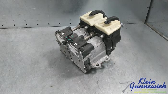 Używane Rózne Volvo XC40 Cena € 375,00 Procedura marży oferowane przez Klein Gunnewiek Autodemontage & Motorentechniek