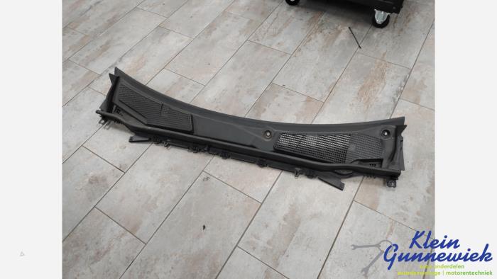 Używane Parawan Mercedes CLA Cena € 49,00 Procedura marży oferowane przez Klein Gunnewiek Autodemontage & Motorentechniek