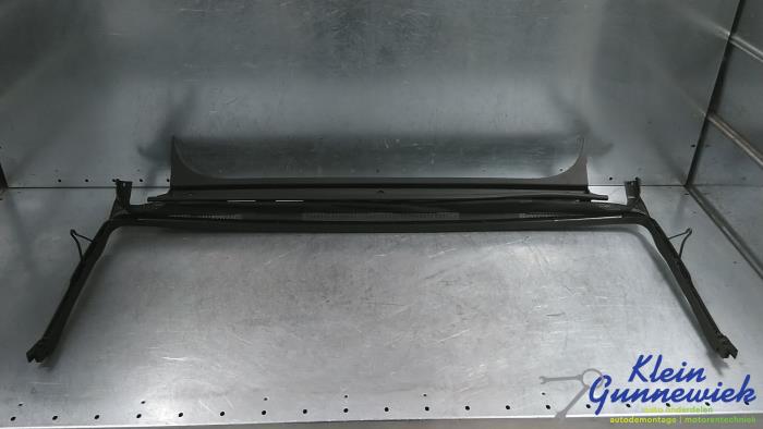 Używane Owiewka Mercedes CLA Cena € 67,00 Procedura marży oferowane przez Klein Gunnewiek Autodemontage & Motorentechniek