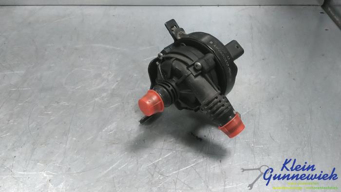 Begagnade Vattenpump Mercedes CLA Pris € 92,00 Marginaltabell erbjuds av Klein Gunnewiek Autodemontage & Motorentechniek