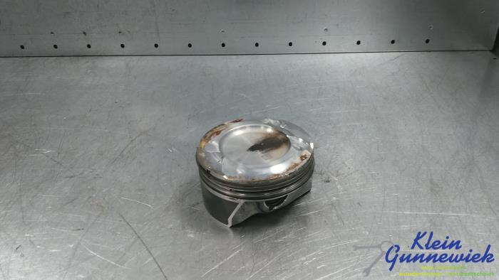 Usados Pistón Mercedes E-Klasse Precio € 87,00 Norma de margen ofrecido por Klein Gunnewiek Autodemontage & Motorentechniek