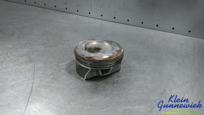 Usados Pistón Mercedes E-Klasse Precio € 87,00 Norma de margen ofrecido por Klein Gunnewiek Autodemontage & Motorentechniek