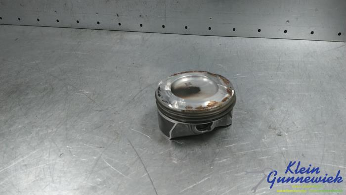 Usados Pistón Mercedes E-Klasse Precio € 87,00 Norma de margen ofrecido por Klein Gunnewiek Autodemontage & Motorentechniek