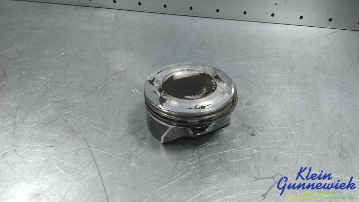 Usados Pistón Mercedes E-Klasse Precio € 87,00 Norma de margen ofrecido por Klein Gunnewiek Autodemontage & Motorentechniek