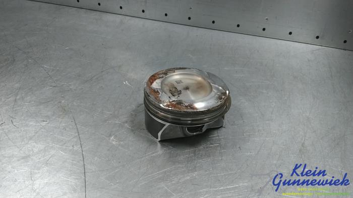 Usados Pistón Mercedes E-Klasse Precio € 87,00 Norma de margen ofrecido por Klein Gunnewiek Autodemontage & Motorentechniek