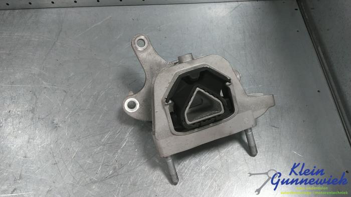 Used Engine mount Opel Corsa Price € 45,00 Margin scheme offered by Klein Gunnewiek Autodemontage & Motorentechniek