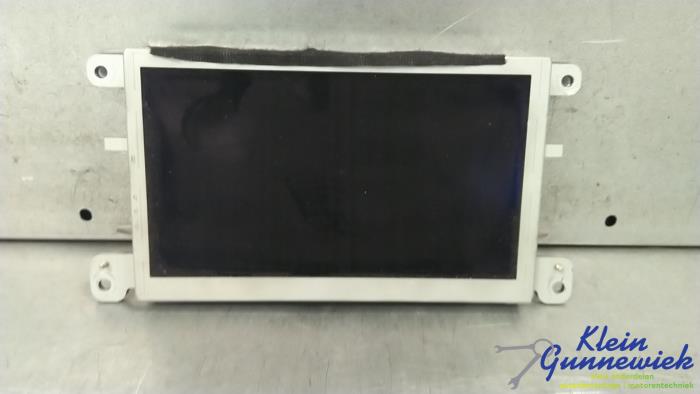 Begagnade Innerdisplay Audi A4 Pris € 162,00 Marginaltabell erbjuds av Klein Gunnewiek Autodemontage & Motorentechniek