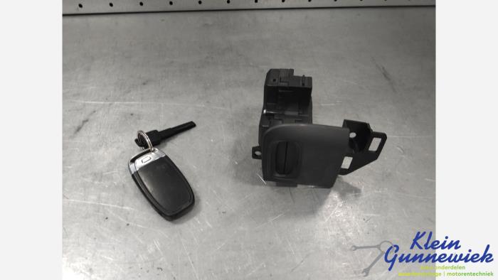 Używane Stacyjka + Kluczyk Audi A4 Cena € 35,00 Procedura marży oferowane przez Klein Gunnewiek Autodemontage & Motorentechniek