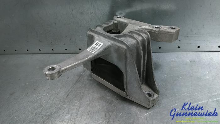Used Engine mount Kia Ceed Sportswagon Price € 45,00 Margin scheme offered by Klein Gunnewiek Autodemontage & Motorentechniek