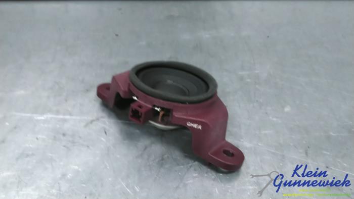 Używane Glosnik Kia EV6 Cena € 29,00 Procedura marży oferowane przez Klein Gunnewiek Autodemontage & Motorentechniek