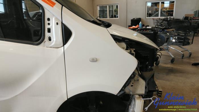 Begagnade Framskärm, höger Opel Vivaro Pris € 145,00 Marginaltabell erbjuds av Klein Gunnewiek Autodemontage & Motorentechniek