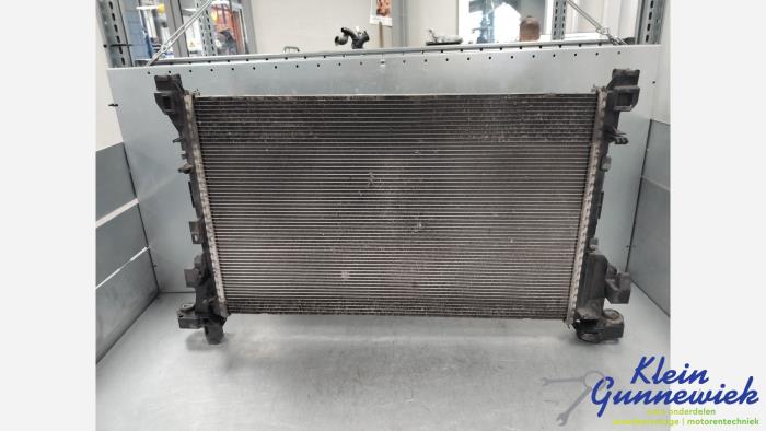 Usagé Radiateur Renault Trafic Prix € 95,00 Règlement à la marge proposé par Klein Gunnewiek Autodemontage & Motorentechniek