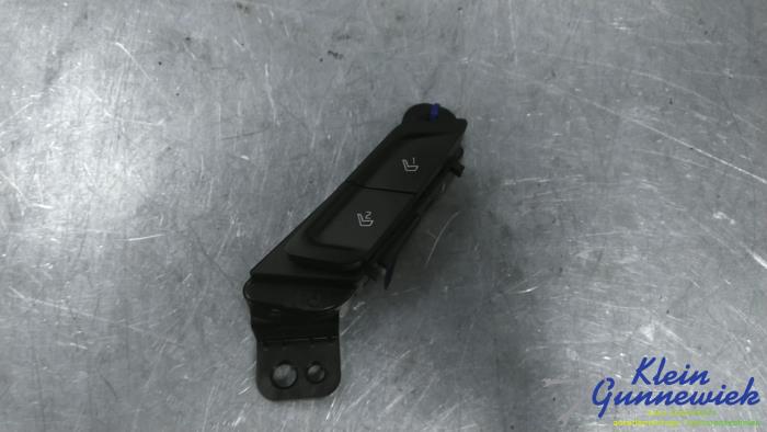 Używane Przelacznik Kia EV6 Cena € 35,00 Procedura marży oferowane przez Klein Gunnewiek Autodemontage & Motorentechniek