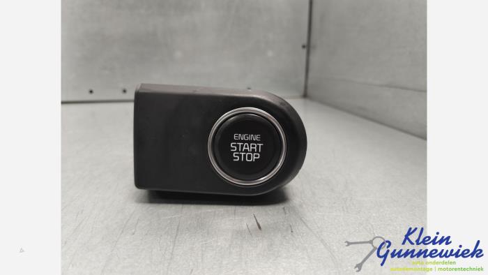 Usagé Commande start/stop Kia XCeed Prix € 20,00 Règlement à la marge proposé par Klein Gunnewiek Autodemontage & Motorentechniek