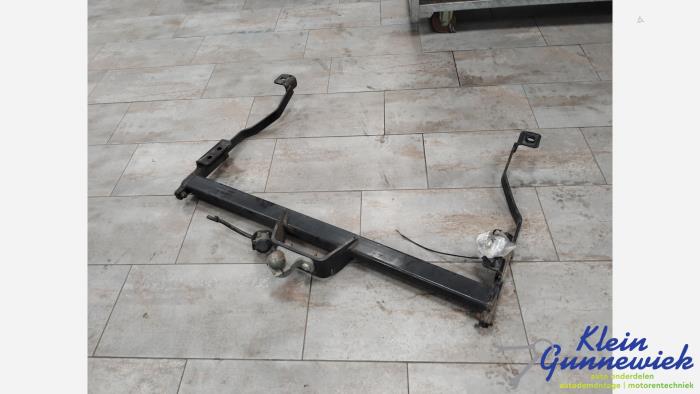 Begagnade Dragkrok Opel Vivaro Pris € 76,00 Marginaltabell erbjuds av Klein Gunnewiek Autodemontage & Motorentechniek